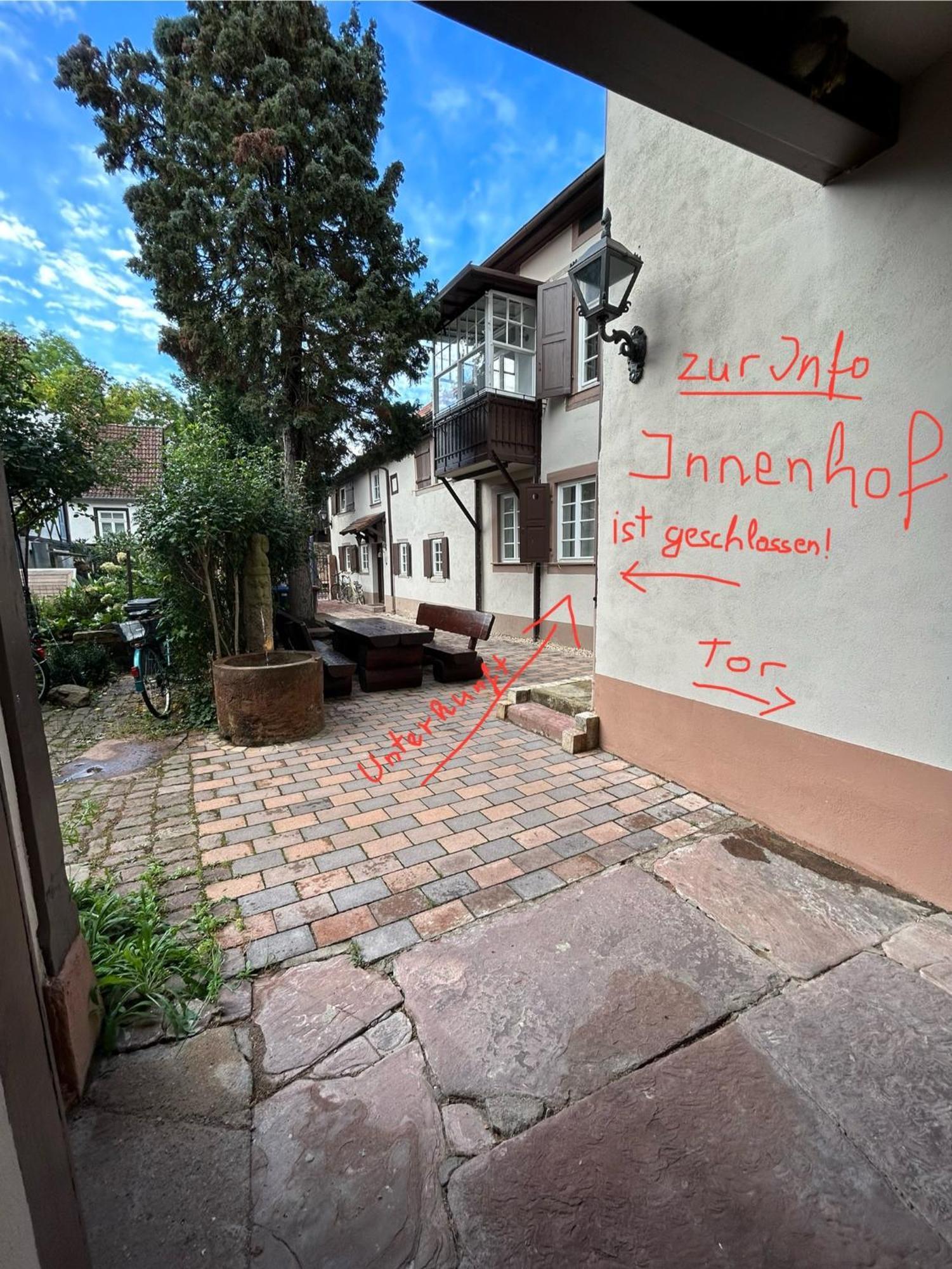 Exklusives Haus, Ruhig Gelegen Im Innenhof, Zentral, Lichtdurchflutet Zustellbett,Babybett Bei Bedarf Karlsruhe Exterior photo