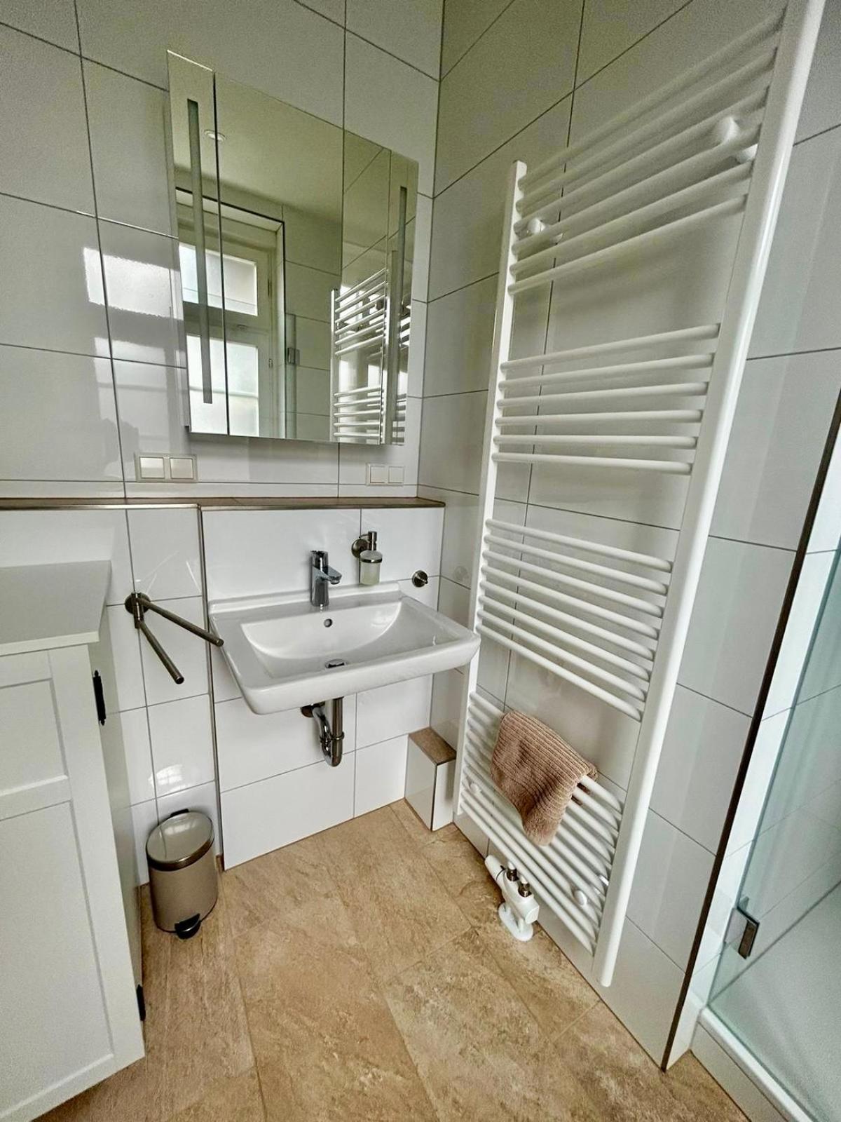 Exklusives Haus, Ruhig Gelegen Im Innenhof, Zentral, Lichtdurchflutet Zustellbett,Babybett Bei Bedarf Karlsruhe Exterior photo